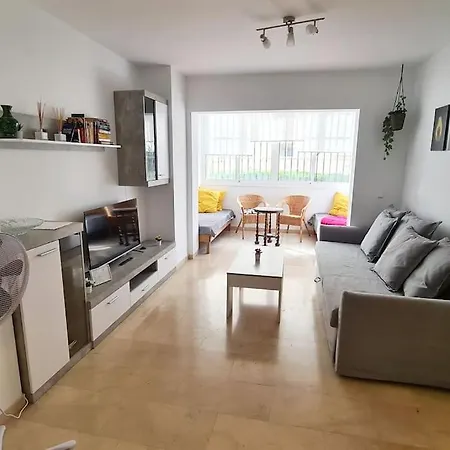 Excellent Choice For Up To 8, 150 Sqm Of Comfort, 700 To Beach, With Pool, Air-conditioning Apartment *