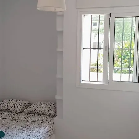 Apartment Excellent Choice For Up To 8, 150 Sqm Of Comfort, 700 To Beach, With Pool, Air-conditioning