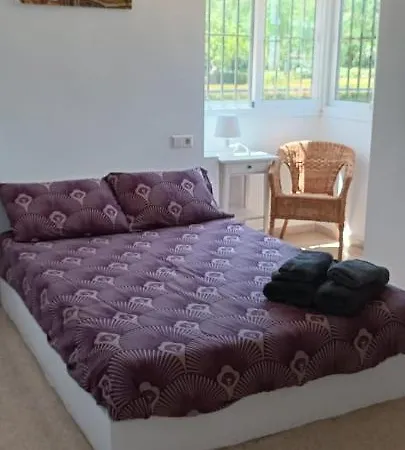 Excellent Choice For Up To 8, 150 Sqm Of Comfort, 700 To Beach, With Pool, Air-conditioning Apartment *