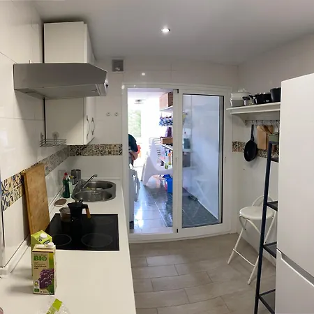 Excellent Choice For Up To 8, 150 Sqm Of Comfort, 700 To Beach, With Pool, Air-conditioning Apartment