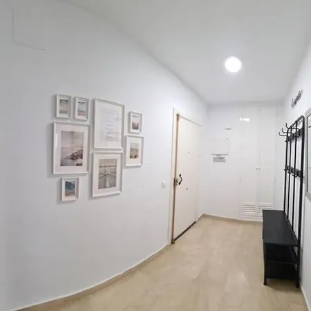 Excellent Choice For Up To 8, 150 Sqm Of Comfort, 700 To Beach, With Pool, Air-conditioning