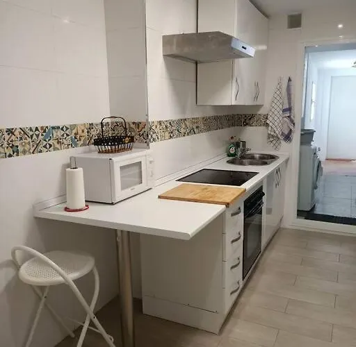 Excellent Choice For Up To 8, 150 Sqm Of Comfort, 700 To Beach, With Pool, Air-conditioning شقة فوينخيرولا